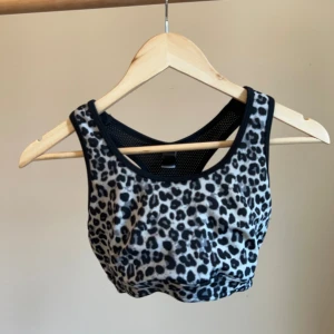 Sportbh bra stöd - Sportbh med bra stöd, strl S