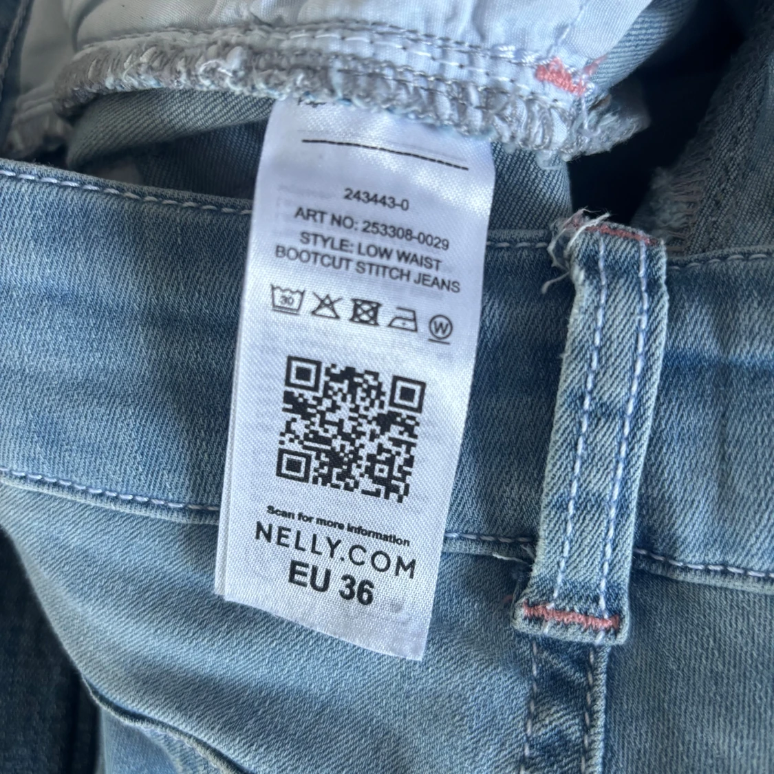 Ljusblå bootcut jeans från Nelly - 3