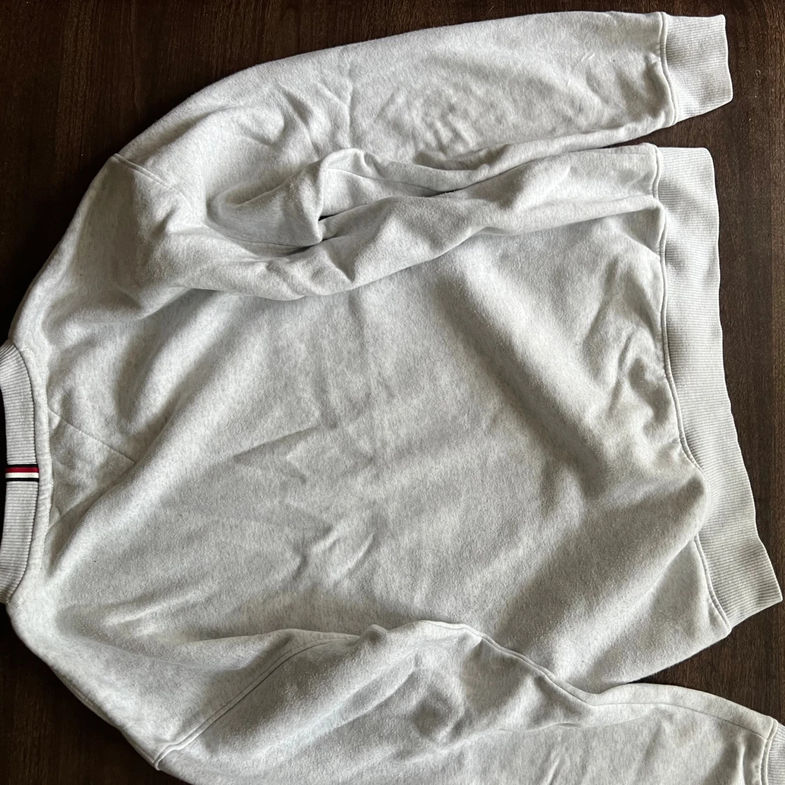 Grå sweatshirt från Tommy Hilfiger - 1
