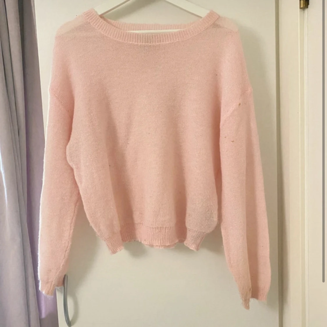 Ljusrosa stickad tröja från Amisu