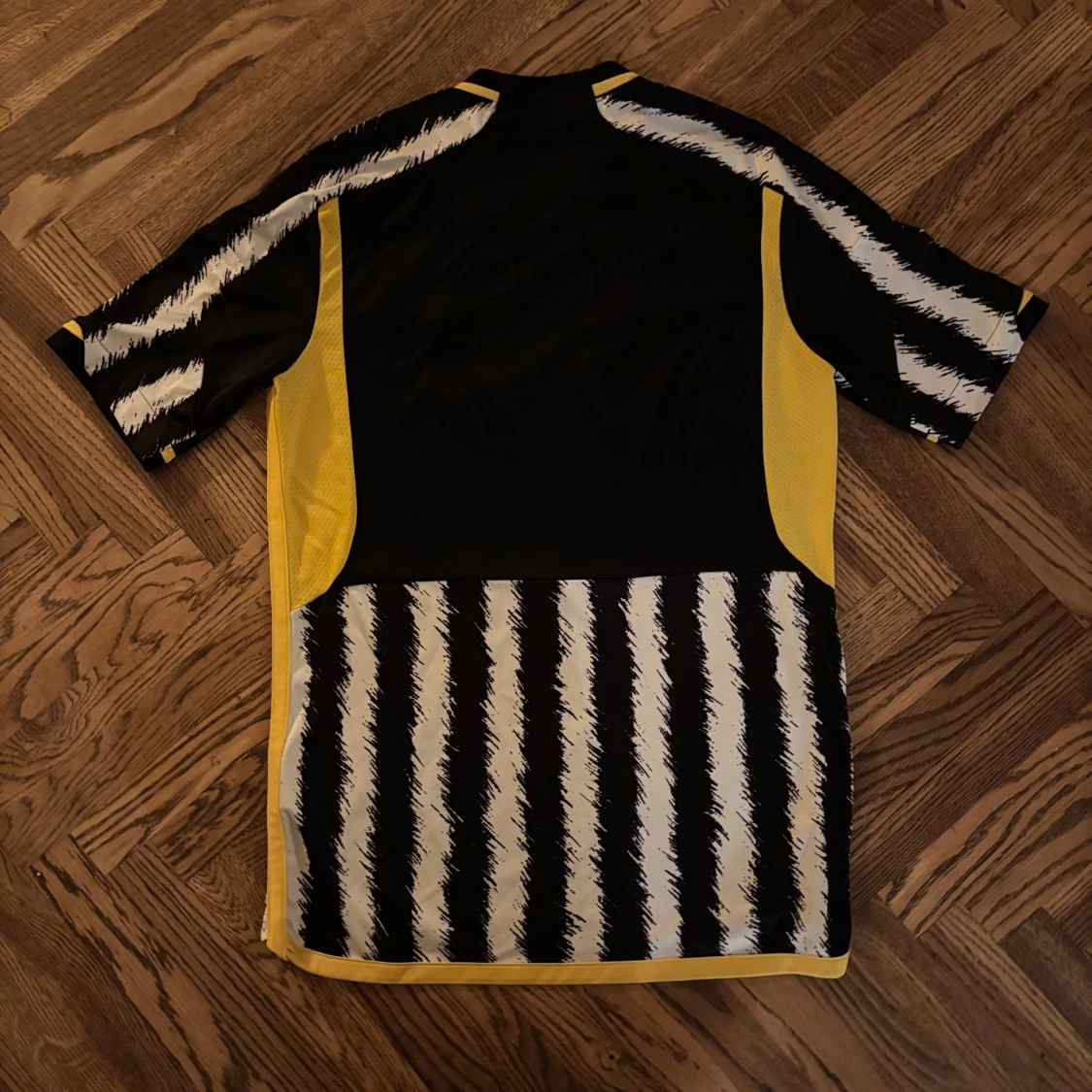 Juventus fotbollströja Adidas 15-16 år - 2