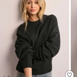 Svart stickad tröja - Svart stickad tröja från Nelly 