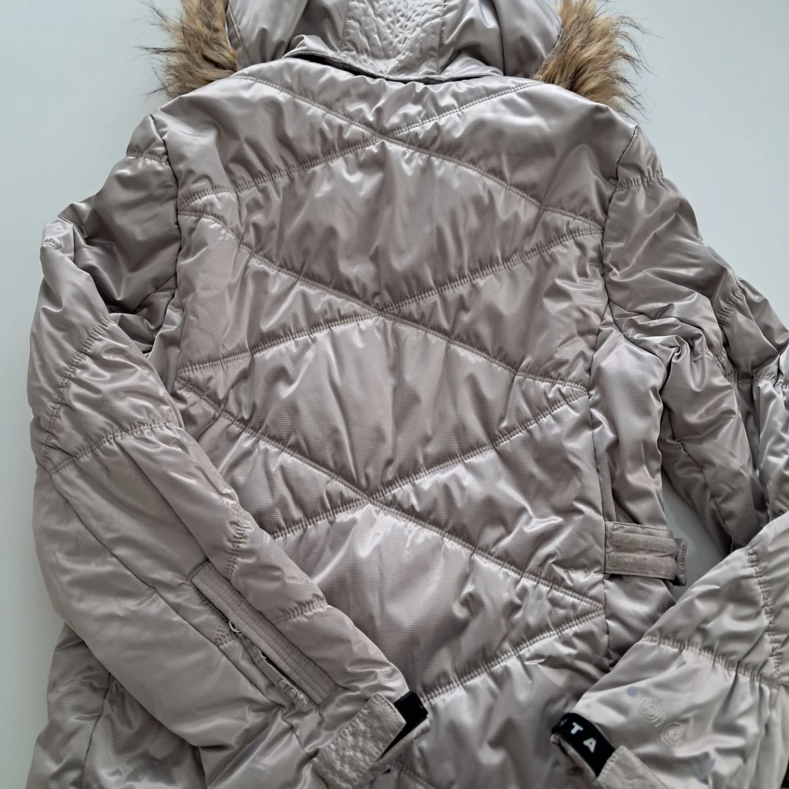 Litegold quiltad vinterjacka från Luhta - 2