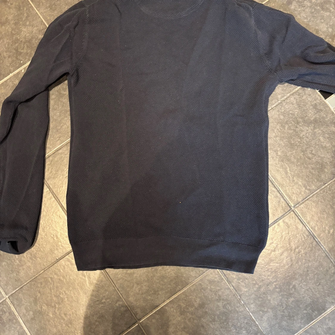 Mörkblå stickad tröja från Gant - 1