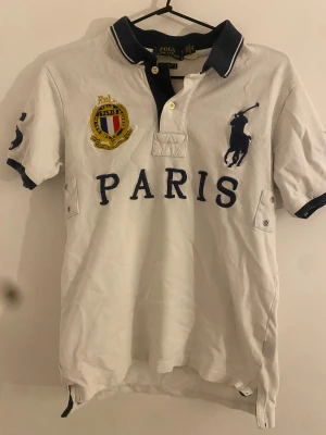 Ralph lauren piké tröja  - Paris ralph lauren piké tröja. Väldigt andvänd