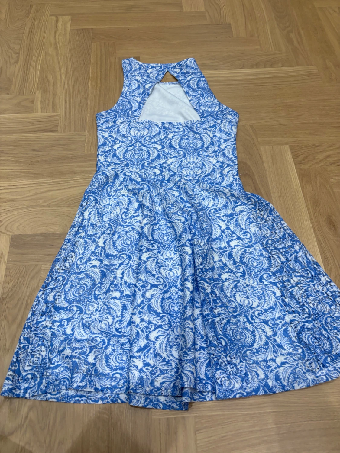 Blåvit mönstrad klänning FB Sister - 3