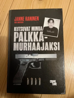 Kutsuvat minua palkkamurhaajaksi - Janne Raninen Kutsuvat minua palkkamurhaajaksi kirja. Pari kertaa luettu. Päällystetty. Eläintalous MMM, lisätietoja saa kysymällä Katsothan myös muut ilmoitukseni Tarjoa 