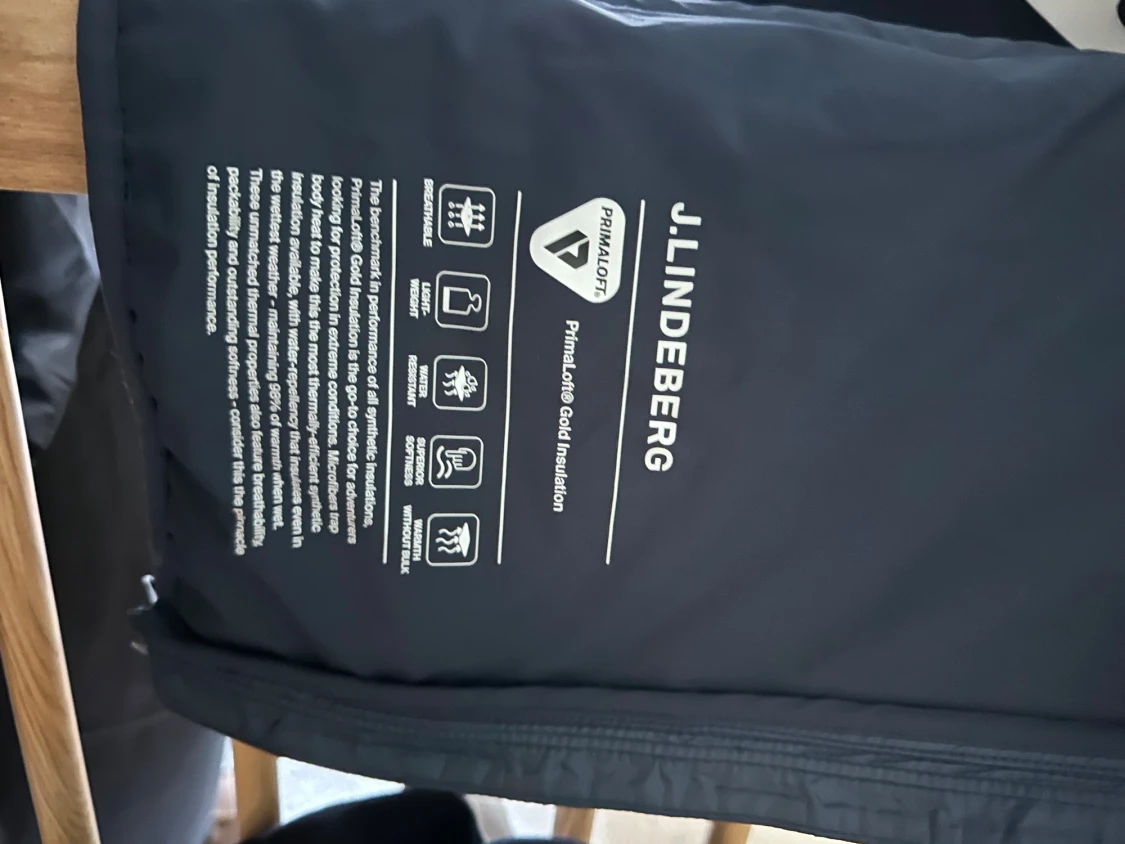 J Lindberg jacka  - 3