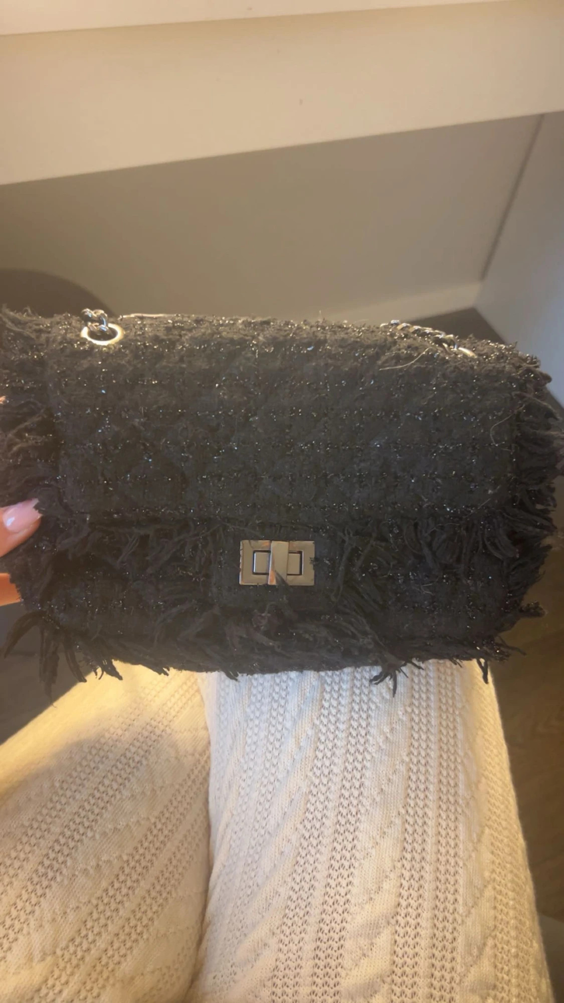 Svart quiltad axelväska från Rebecca Peterson - 1