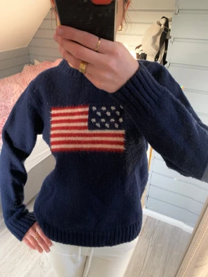 gant stickad tröja - jättesöt men kommer inte till användning så mycket längre 🩷 den är lite nopprig men så är det med stickade plagg, det går lätt att få bort med rakhyvel 😇🩷 använd gärna köp nu 😇