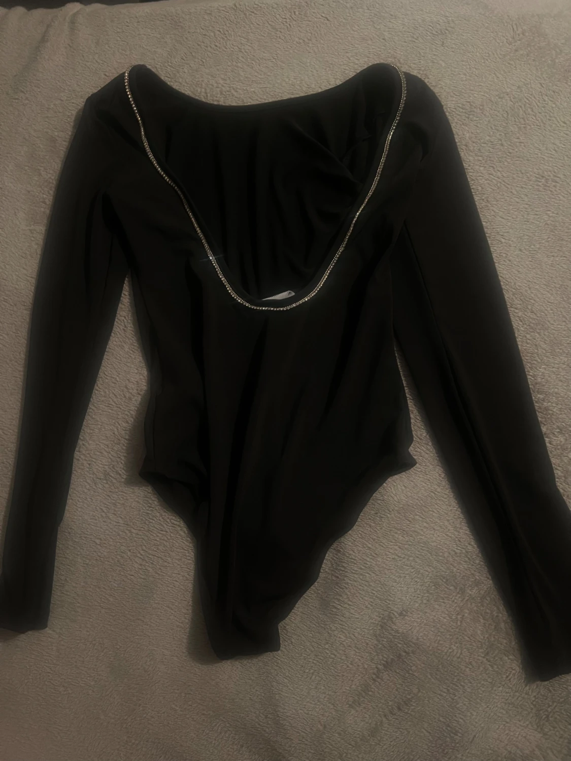 Svart långärmad body  - 1