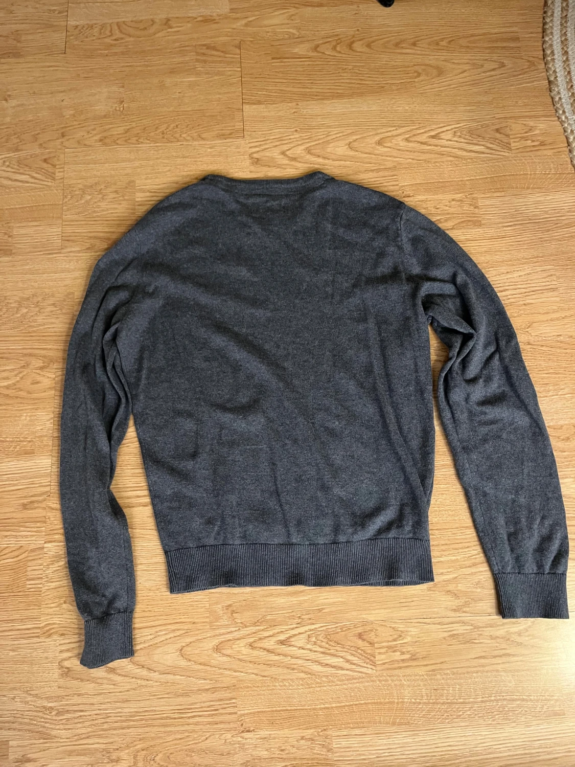  Pier One sweatshirt  - 1