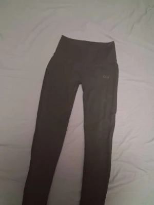 Svarta tights från ICIW - Säljer ett par svarta tights från ICIW. Aldrig använda.