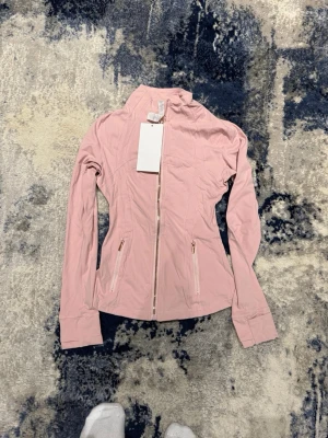 Lululemon liknande träningströja  - Som ny. Perfekt till träning eller vardags!