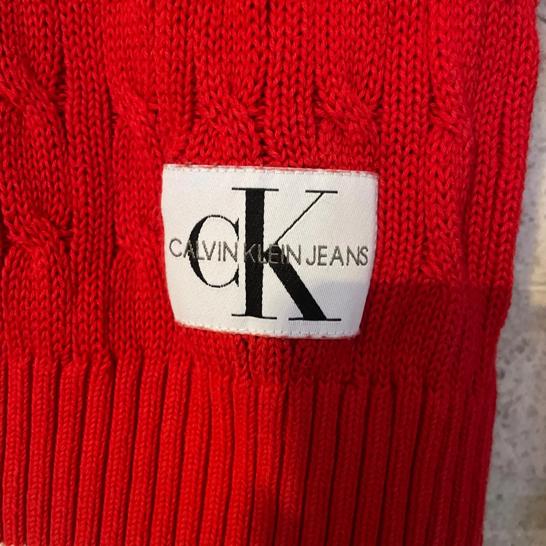 Röd stickad tröja från Calvin Klein - 3