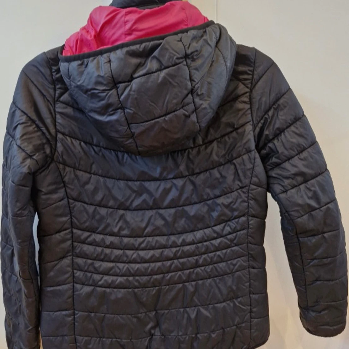 Svart pufferjacka från Everest 146/152 - 1