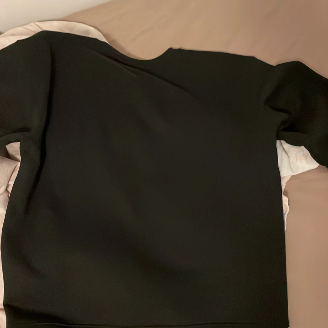 Svart sweatshirt - 2