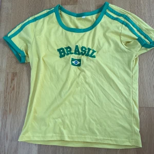 brasil tröja - brasil tröja, storlek xs-s, kommer ej ihåg vart jag köpt den, 