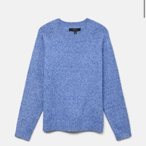 Stickad tröja  - Super fin stickad tröja från Vero Moda. Super fin nu till hösten! Knappt använd💙