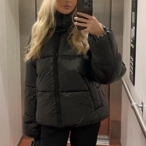 Pufferjacka H&M - Pufferjacka från H&M