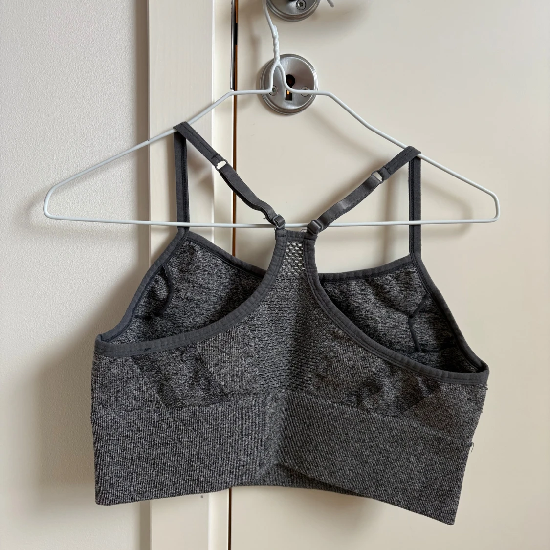 Mörkgrå sport-bh från ICIW - 1