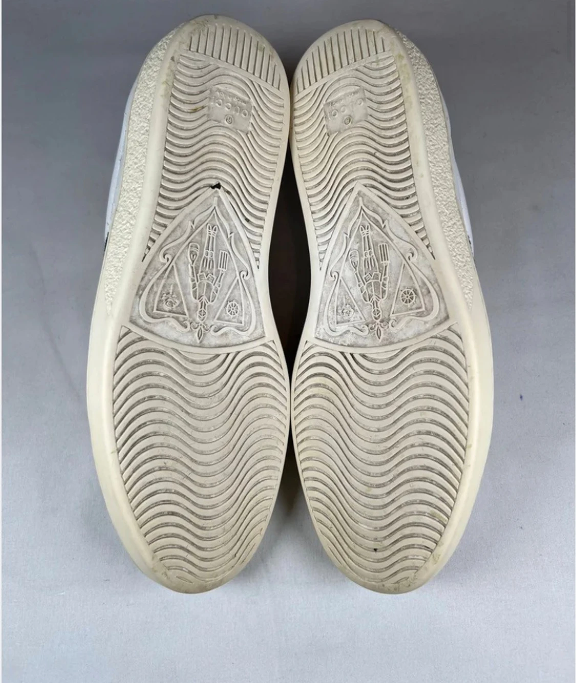 Gucci sneakers med röd och blå rand - 4