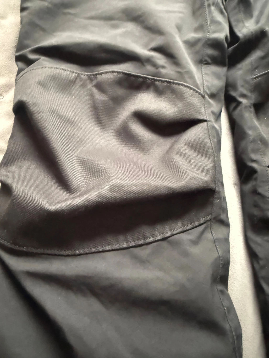 Svarta täckbyxor med förstärkta knän - 3