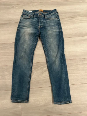 Jack&Jones Jeans - Ett par snygga Jack&Jones jeans i modellen tapered Mike | hör av dig vid frågor! 🙌
