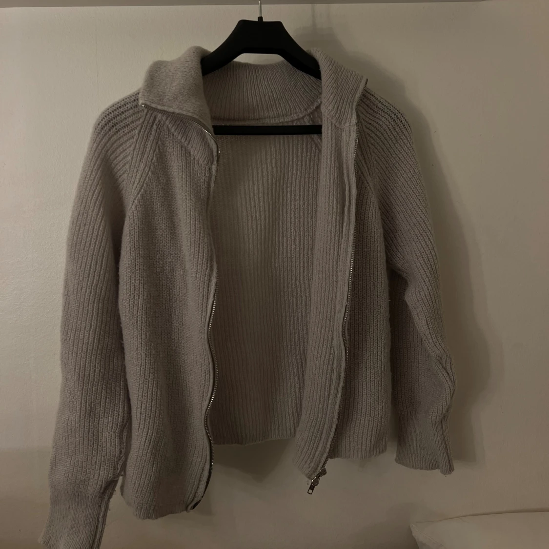 Beige stickad cardigan jacka/kofta