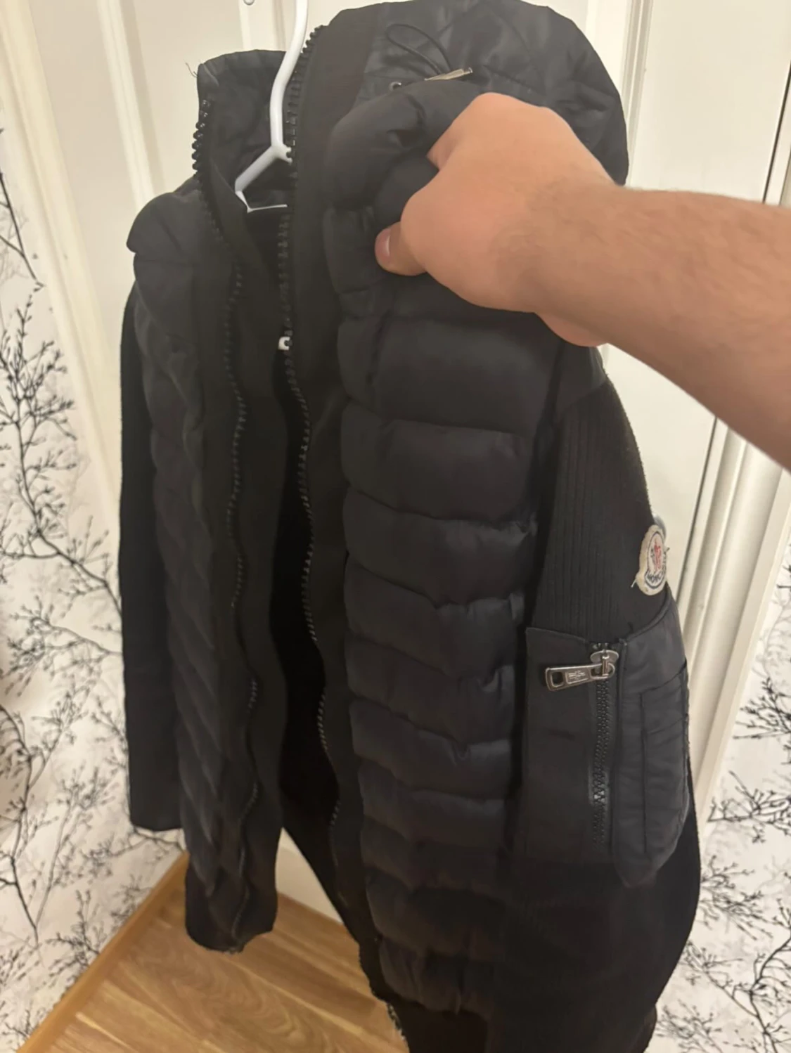 Svart Moncler pufferjacka med huva - 3