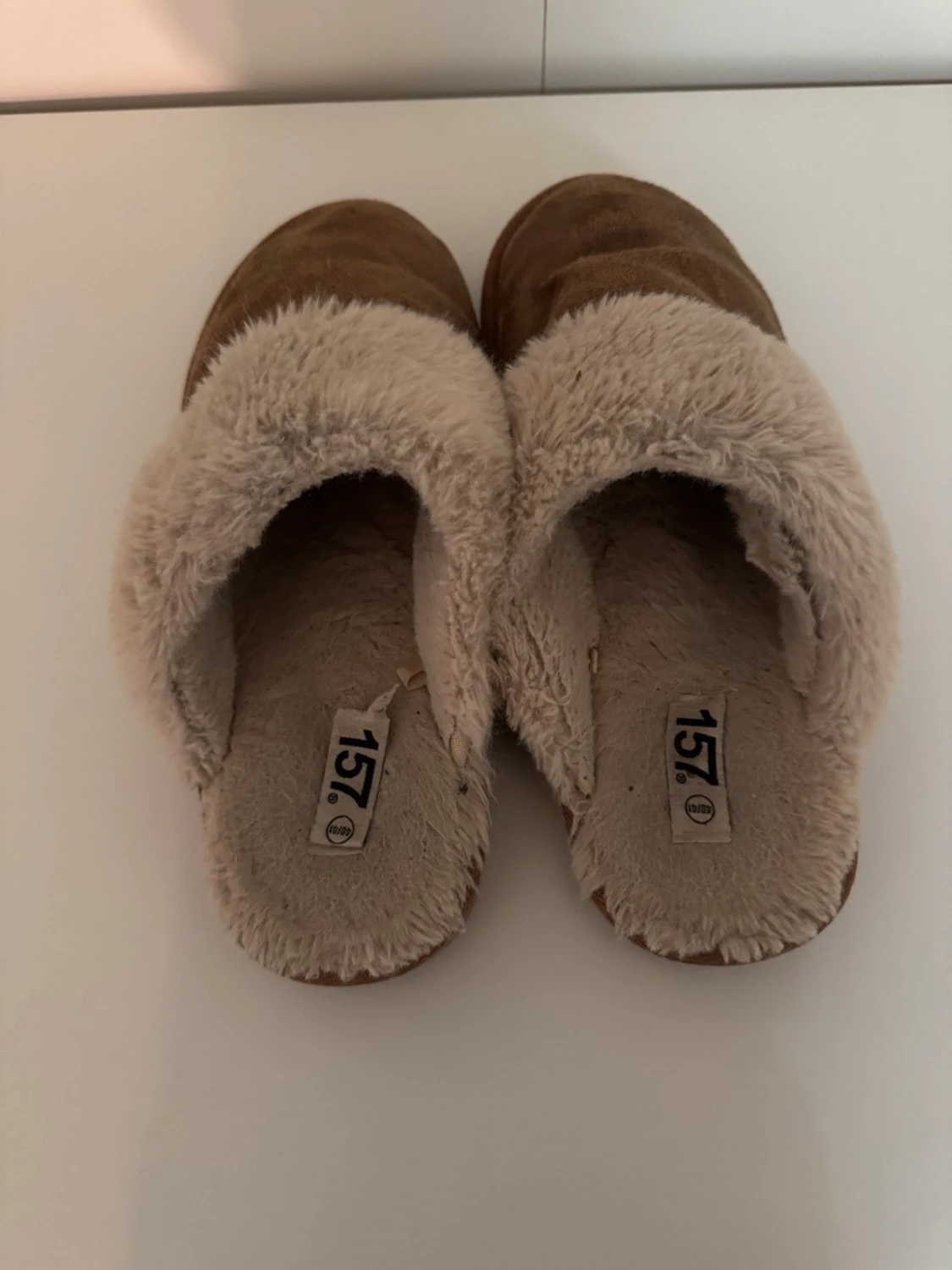 Bruna tofflor med fuskpäls - 2