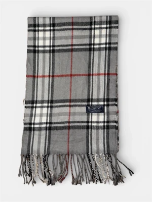 Burberry scarf - Burberry halsduk | Snygg - kolla in den andra annonsen om ni vill köpa båda - Snabb affär = Billigare! Skriv vid minsta lilla fundering 🙌🤯