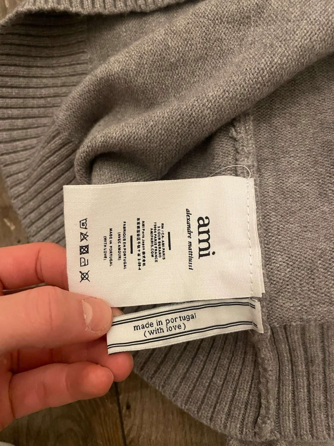 Grå stickad tröja från Ami - 3