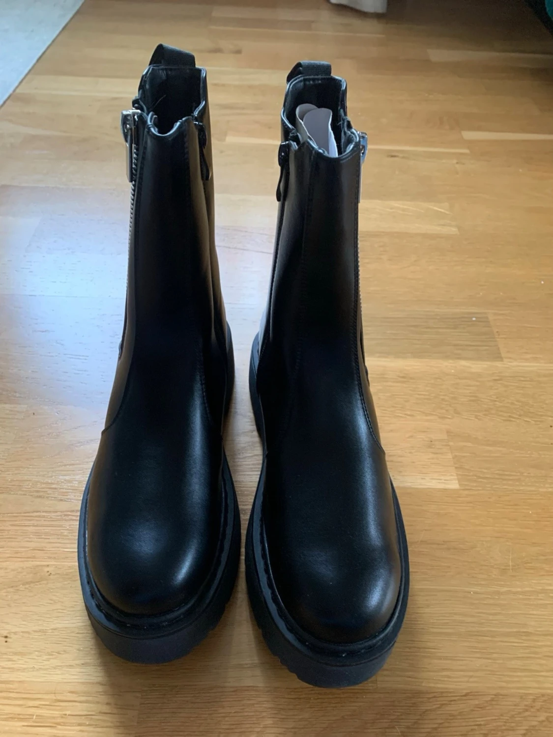 Svarta Chelsea boots med dragkedja