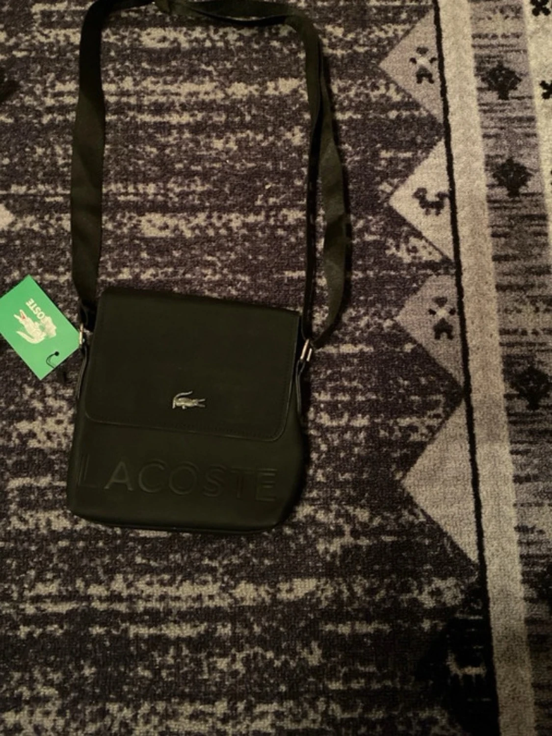 Svart axelväska från Lacoste