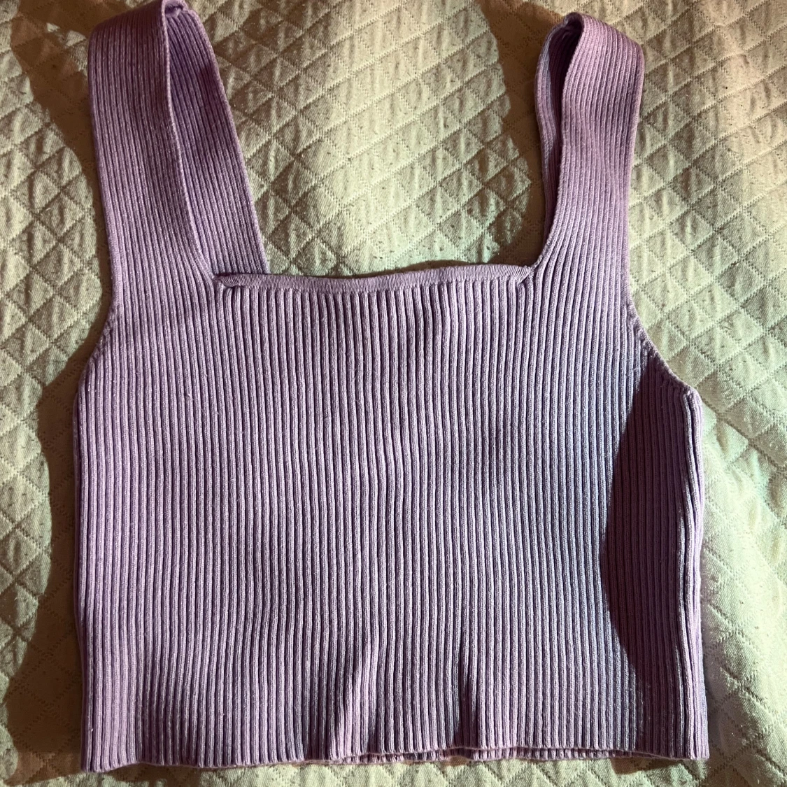 Ljuslila ribbad linnetopp