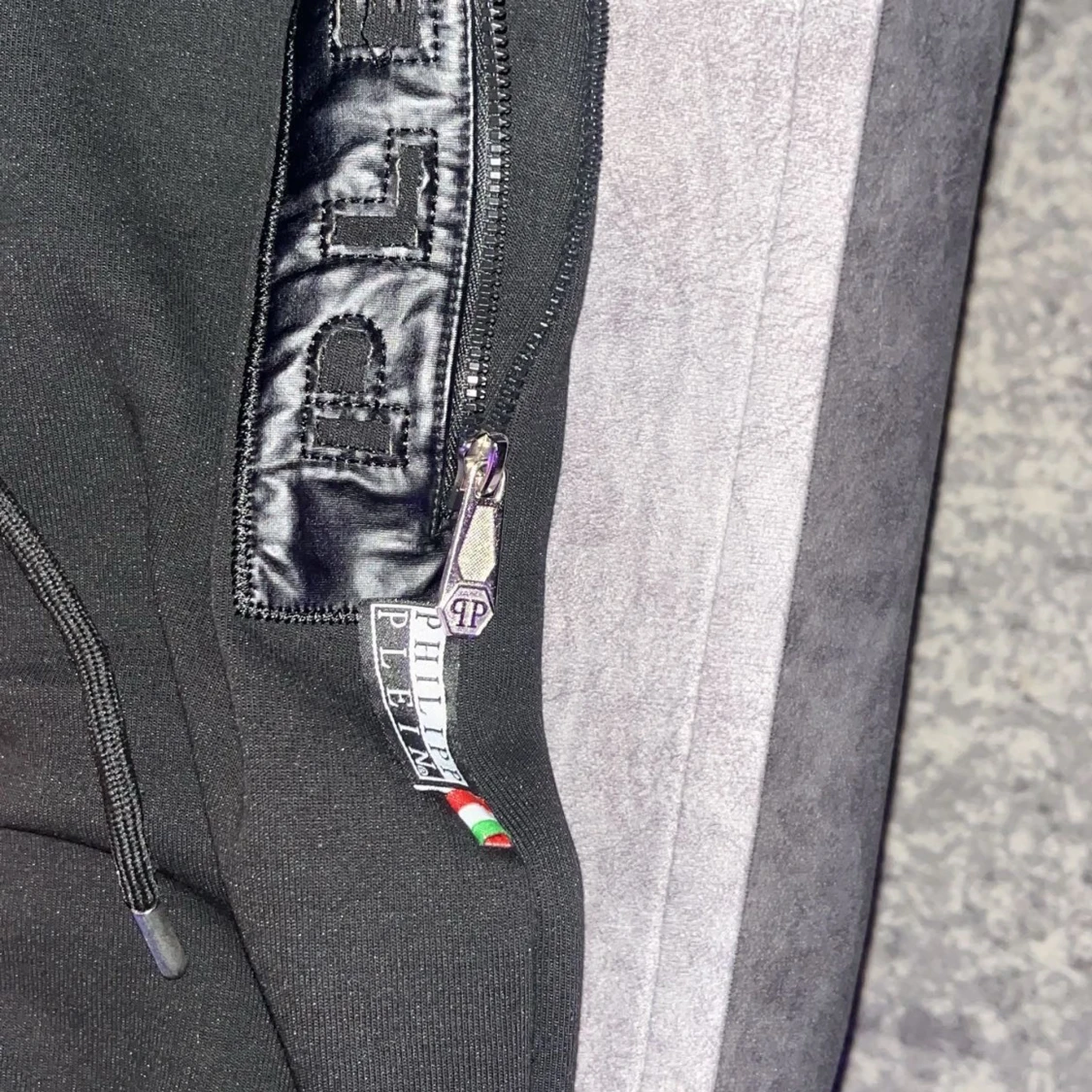 Svarta mjukisbyxor från Philipp Plein - 1