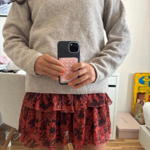  blommig volangkjol  - Supersöt kort volangkjol från Zara!