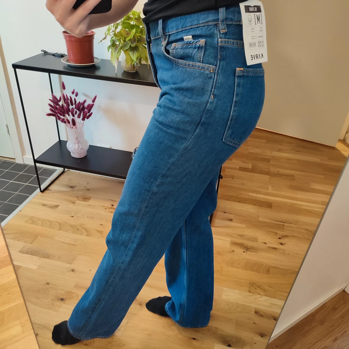 Jeans från KARVE i storlek M