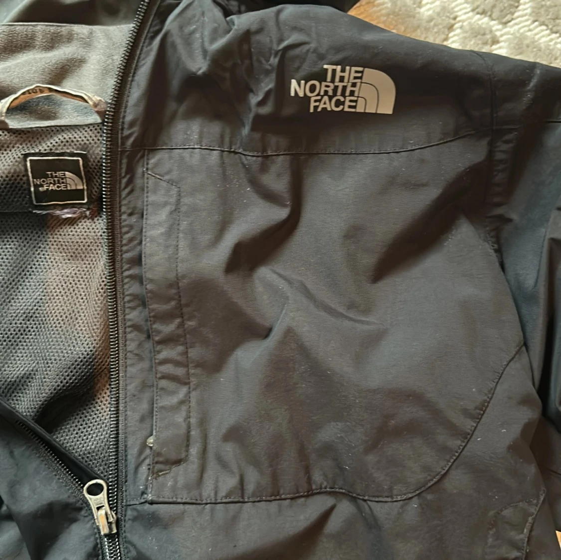 Svart vindjacka från The North Face - 4