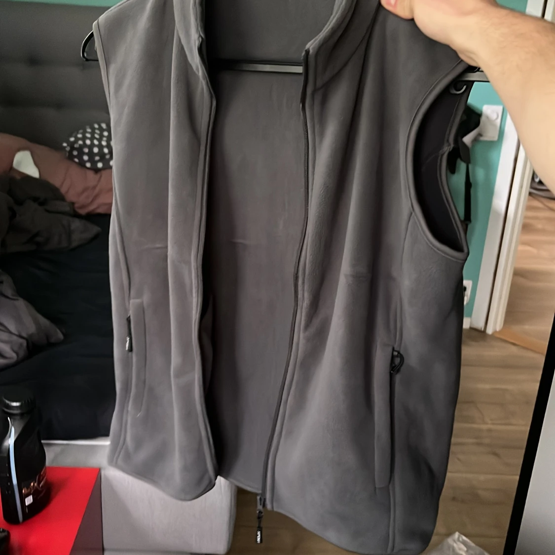 Mörkgrå fleeceväst med dragkedja - 2