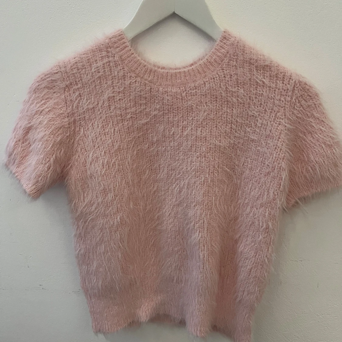 Ljusrosa fluffig stickad tröja - 1