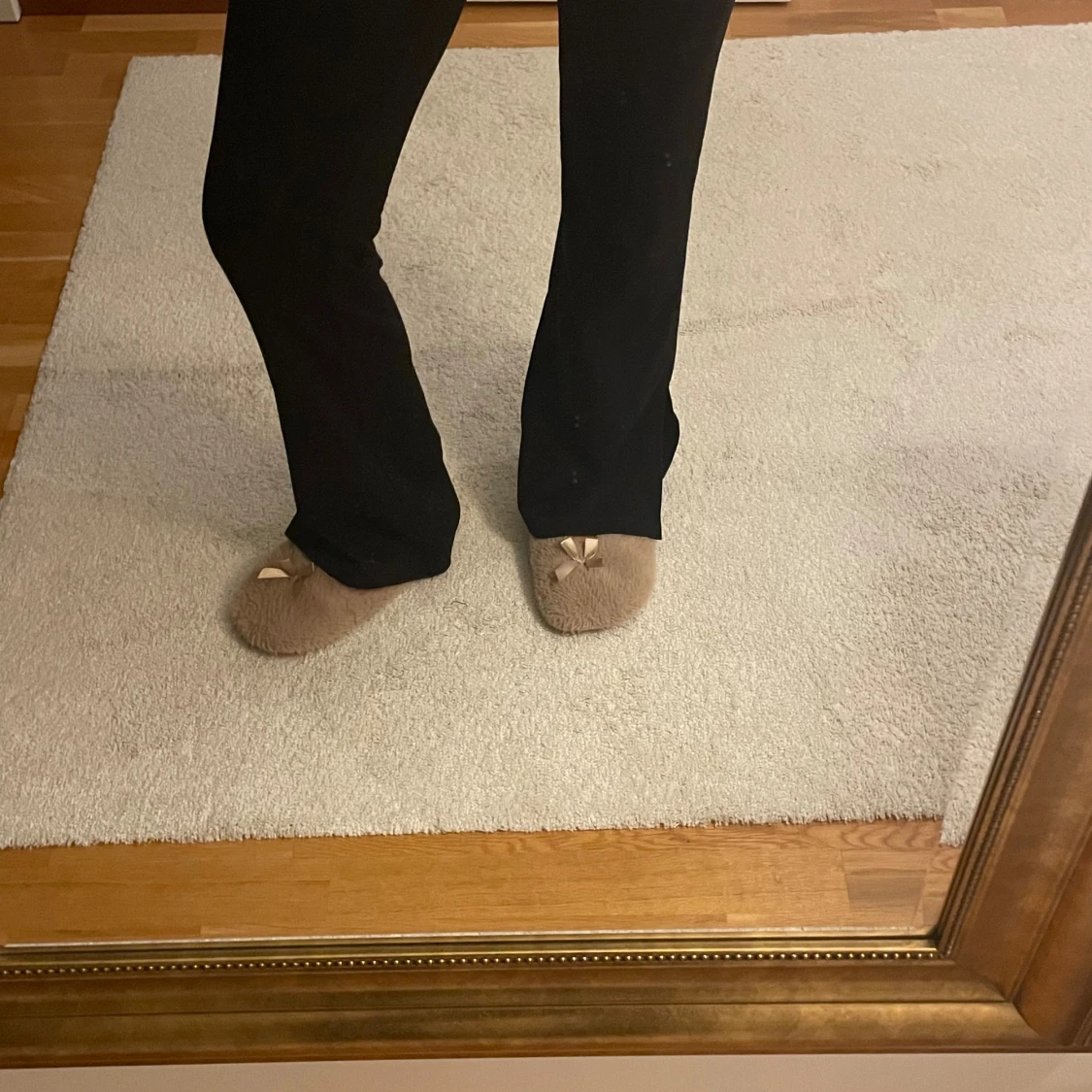 Svarta bootcut byxor