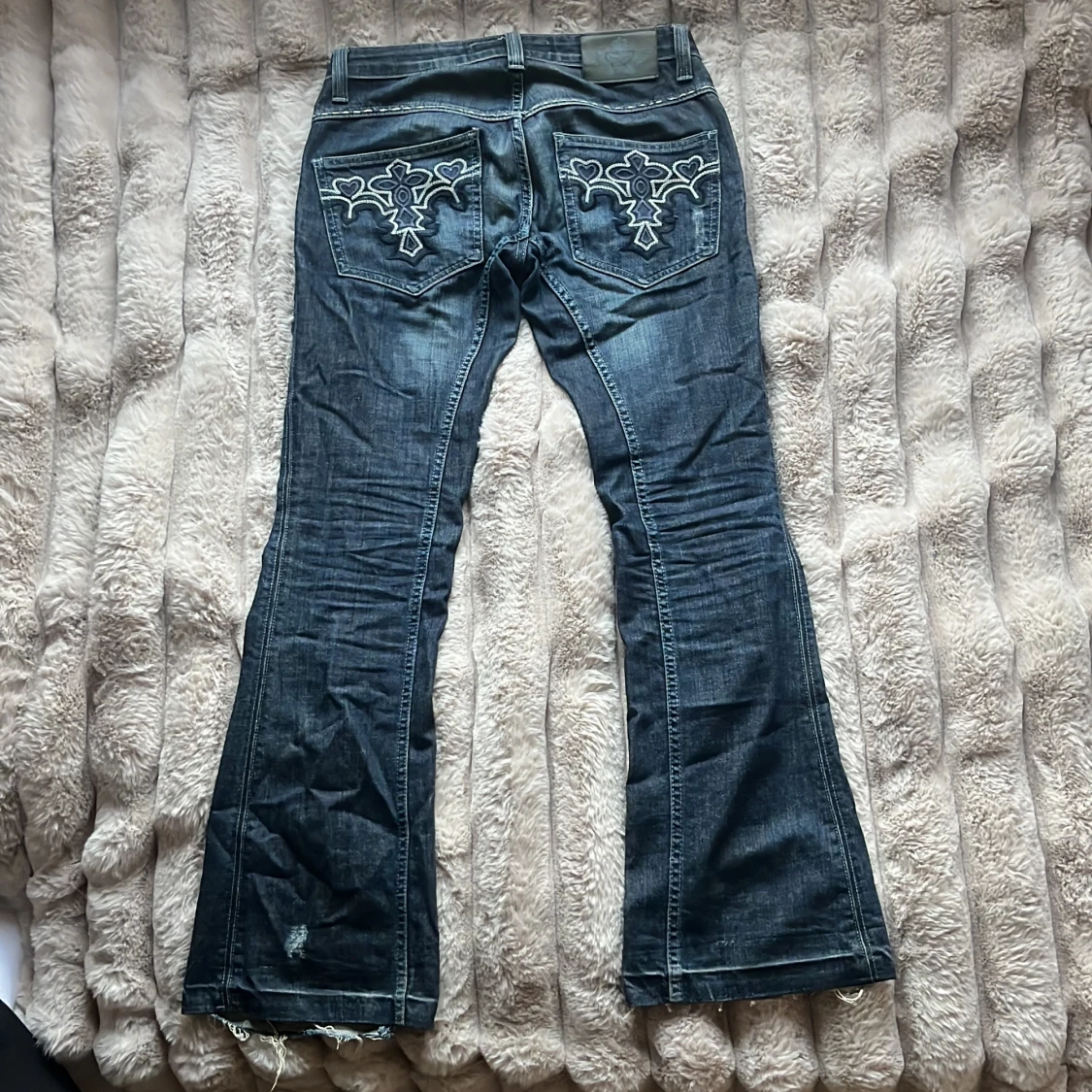 Blåa bootcut jeans från Gina Jeans