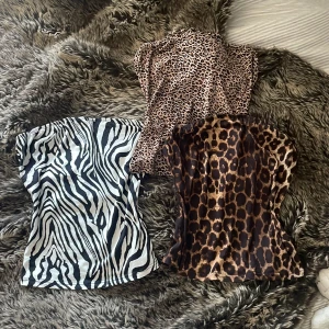 Tube tops - Tre snygga tube tops i trendiga djurmönster. Tillverkade i mjukt och bekvämt material som sitter perfekt och framhäver dina former. Ett måste för dig som vill ge din outfit en extra edge och verkligen sticka ut