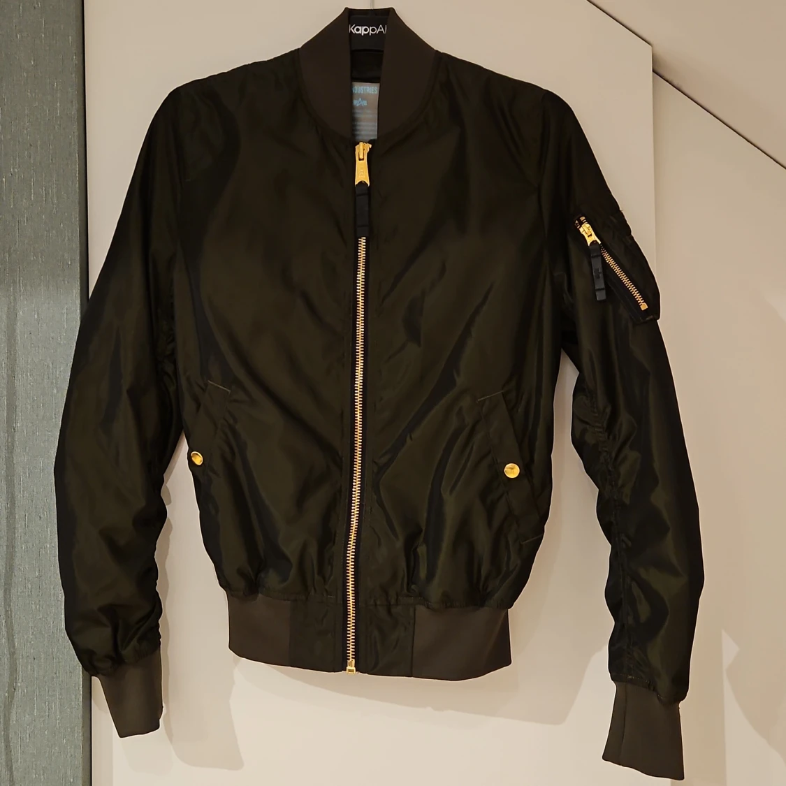 Svart bomberjacka Alpha Industries M