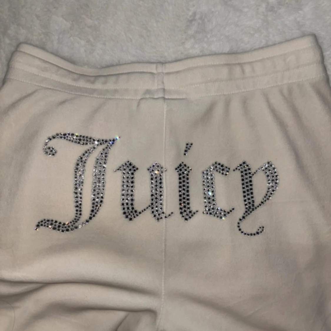 Krämvita Juicy Couture mjukisbyxor