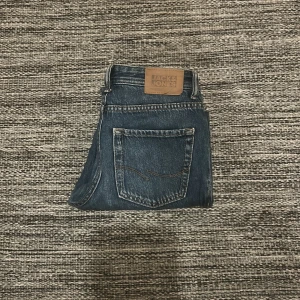 Jack and Jones jeans 11y - Snygga blåa Jack and Jones jeans i storlek 146/11y men passar även längre. Inga fel om man har funderingar är det bara att skriva!
