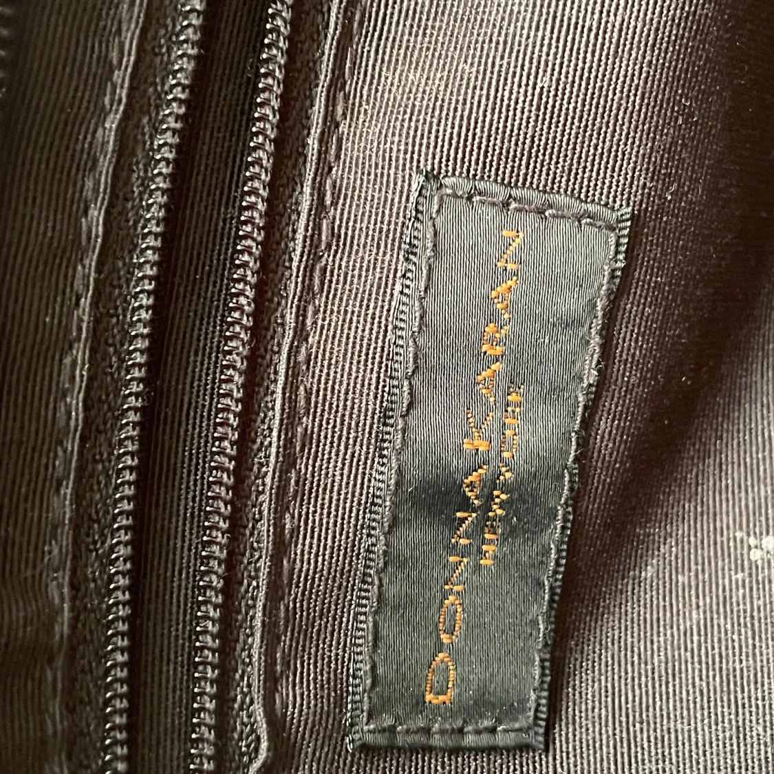 Svart axelväska från Donna Karan - 1