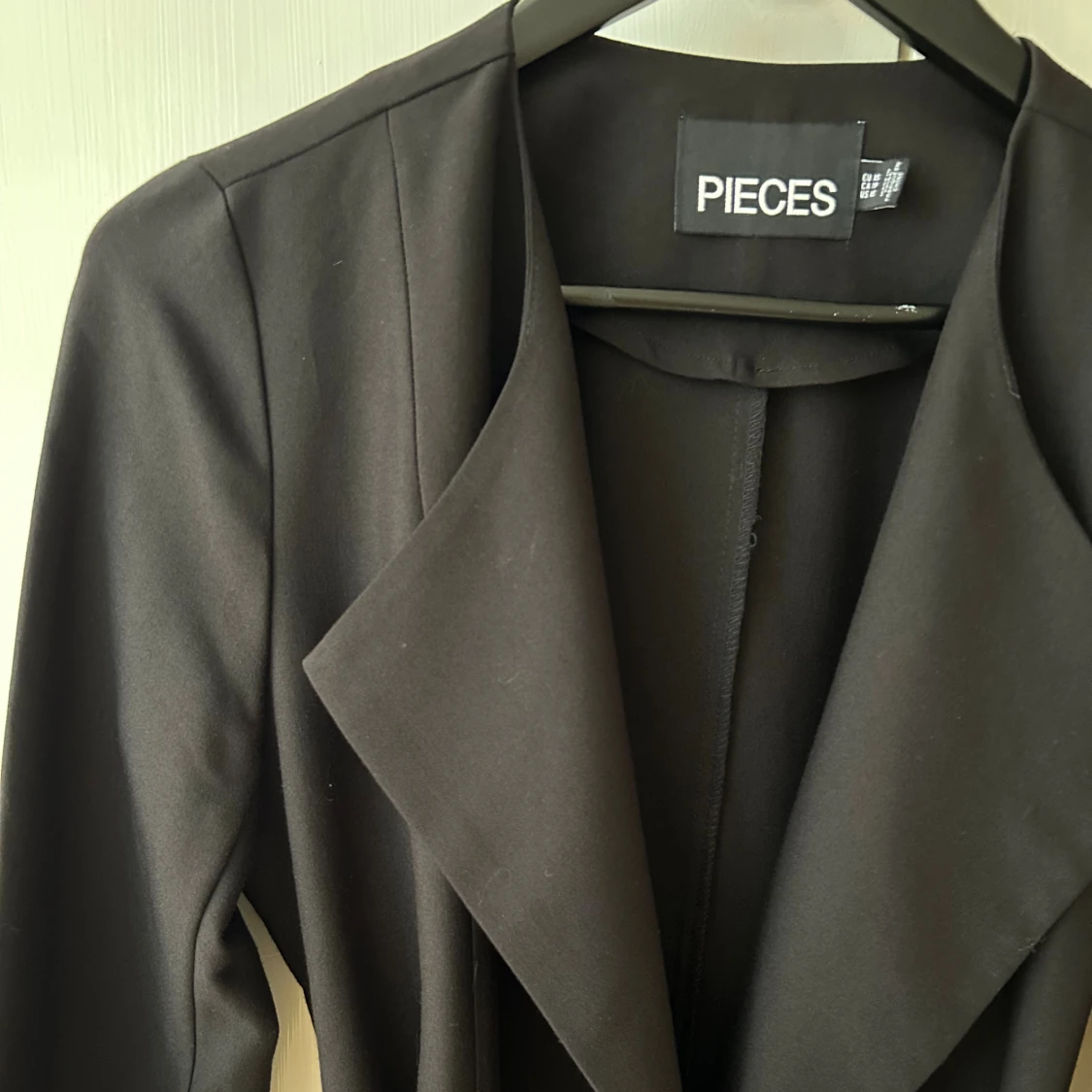 Ny Svart kavajjacka från Pieces - 2